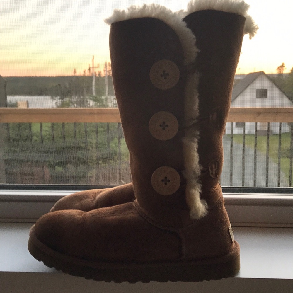 Size 5 UGG boots
